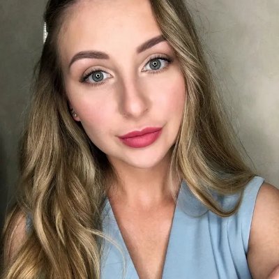 Profile Picture of Mrs. Laurie Lowe (@MrsLaurieLowe1) on Twitter