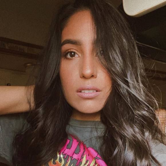 Profile Picture of Angelica Camacho (@angelicacama219) on Poshmark