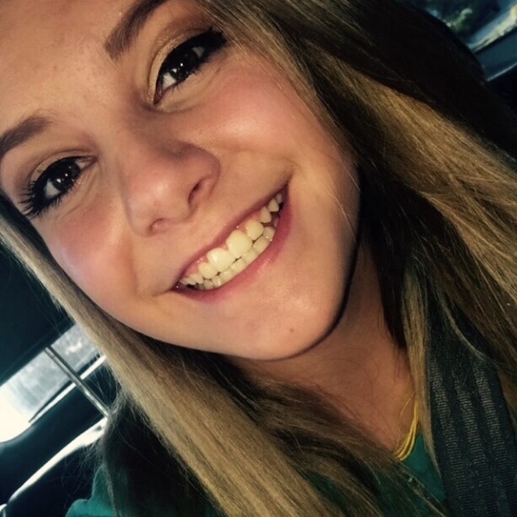 Profile Picture of Breanna Whiting (@brejayne) on Poshmark