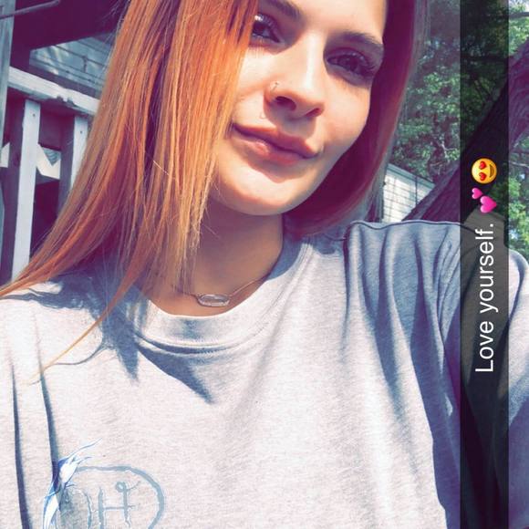 Profile Picture of Danielle Couch (@daniellecouc553) on Poshmark