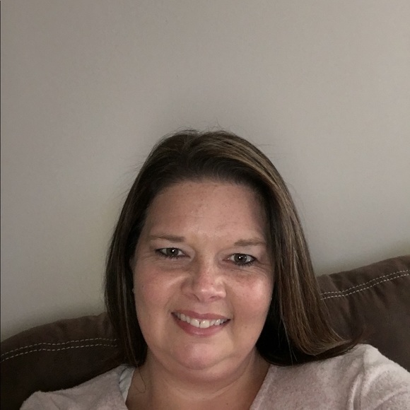 Profile Picture of Tara Paul (@tpaul0926) on Poshmark