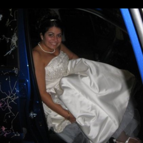 Profile Picture of Amanda Alfano (@amandara) on Poshmark