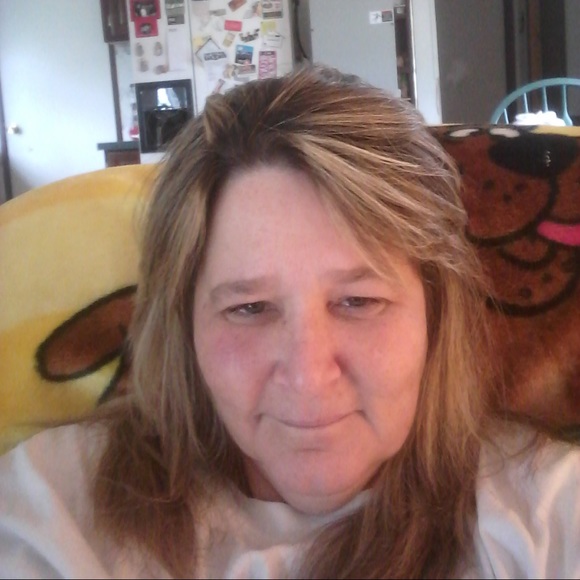 Profile Picture of Vicki Sander (@sandervicki) on Poshmark