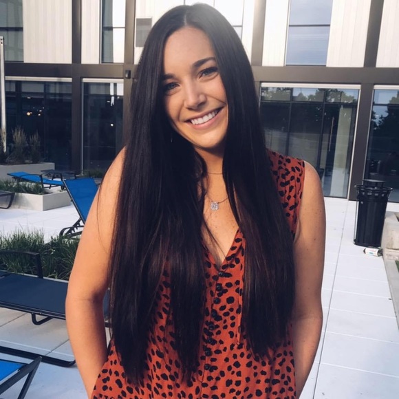 Profile Picture of Mary Louscher (@mary_louscher) on Poshmark