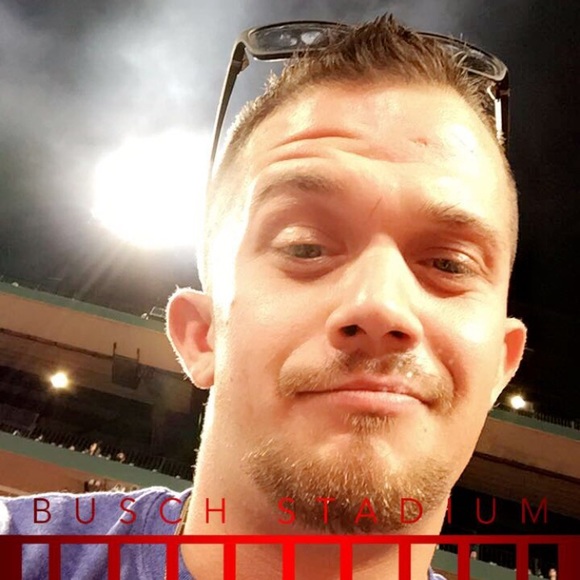 Profile Picture of Garrett Peterman (@gpete93) on Poshmark