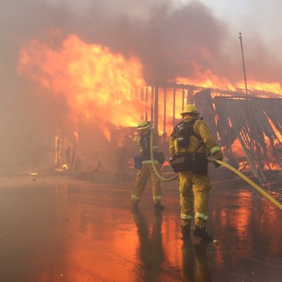 Profile Picture of Jeff Hall (@IShootFire) on Twitter