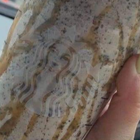 Profile Picture of Stephanie Thielemann (@sthielemann) on Poshmark