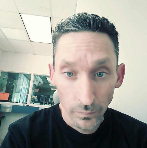 Profile Picture of James Hardin (@jhard9626) on Poshmark