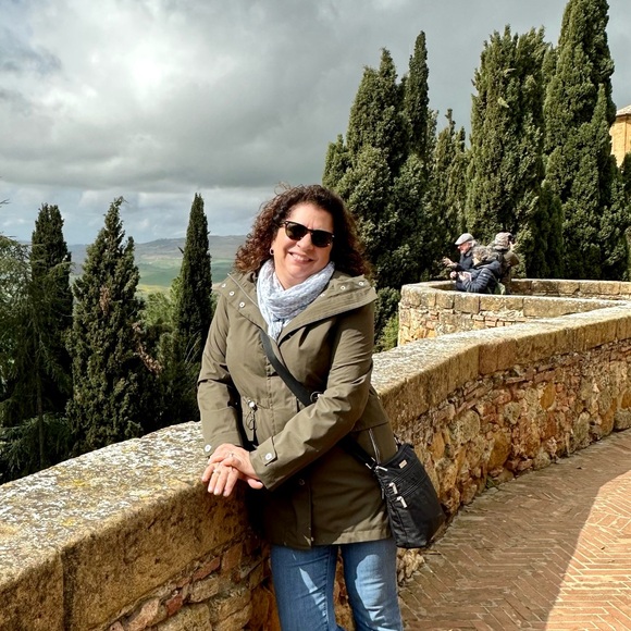 Maria Dimillo - Poshmark Profile Picture of Maria Dimillo (@dimillomaria) on Poshmark