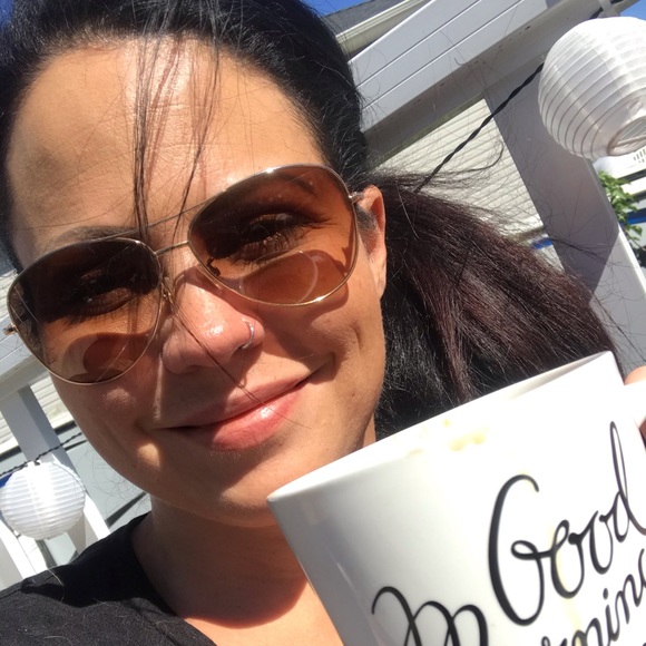 Lynne Lenton - Poshmark Profile Picture of Lynne Lenton (@llenton) on Poshmark