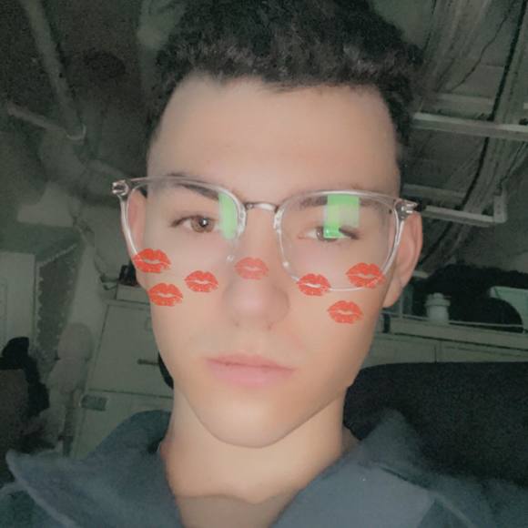 Profile Picture of Zachary Barsky (@zachbarsky) on Poshmark