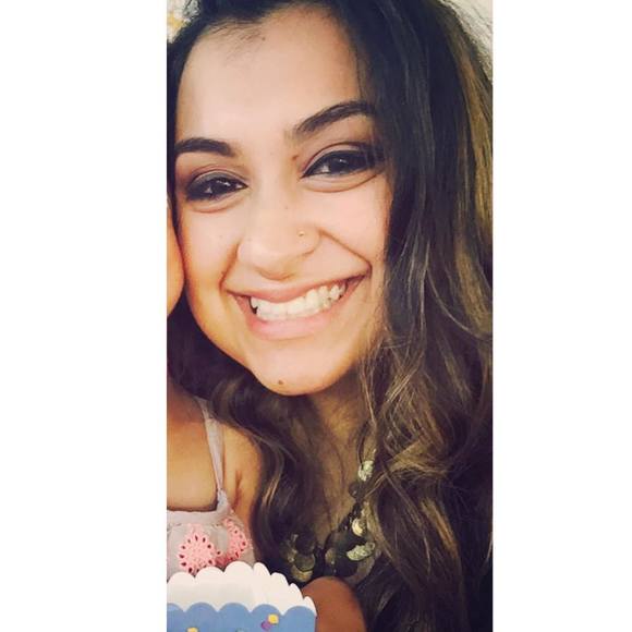 Profile Picture of Nudrat Ahmad (@nudratahmad) on Poshmark