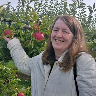 Profile Picture of Denise Kemble (@MrsKemble) on Twitter