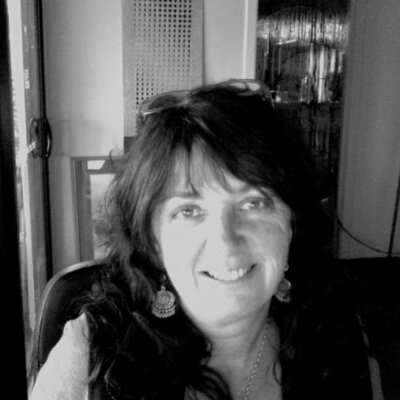 Profile Picture of Jo Field (@jofield19) on Twitter