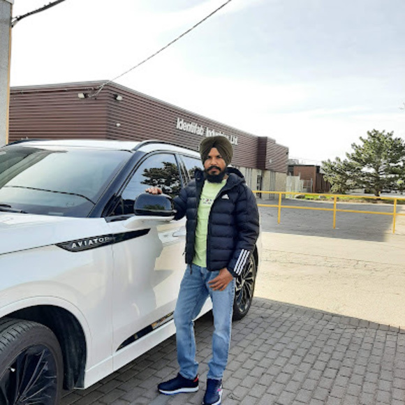 Profile Picture of Hardeep Singh (@hardeepsingh241) on Poshmark