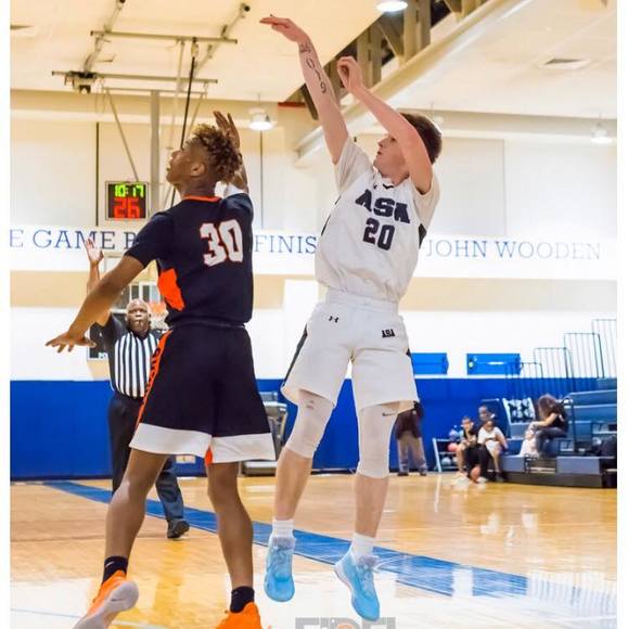 Profile Picture of Mark Swedberg (@markswedberg10) on Poshmark