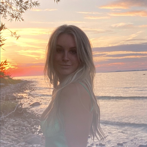 Profile Picture of Jacie Lablance (@jacielablance) on Poshmark