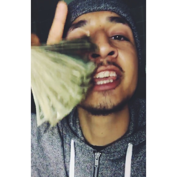 Profile Picture of Felix Munoz (@basicg_) on Poshmark