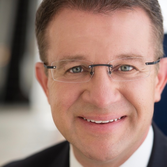 Profile Picture of Stephen Lautenschlager (@regalhc) on Poshmark