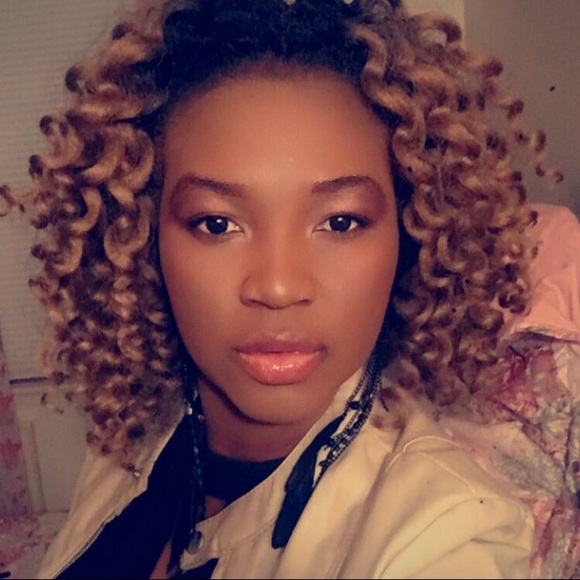 Madeline Paul - Poshmark Profile Picture of Madeline Paul (@madelinepaul) on Poshmark