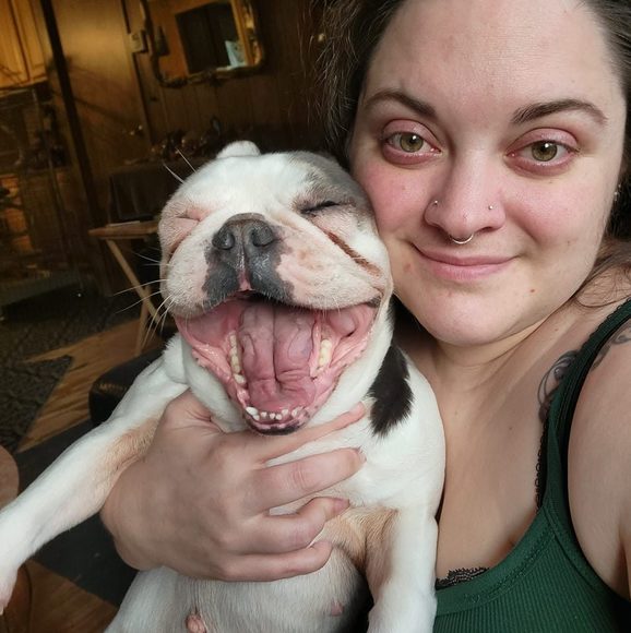 Profile Picture of Amber Wilder (@frogmonkeys) on Poshmark