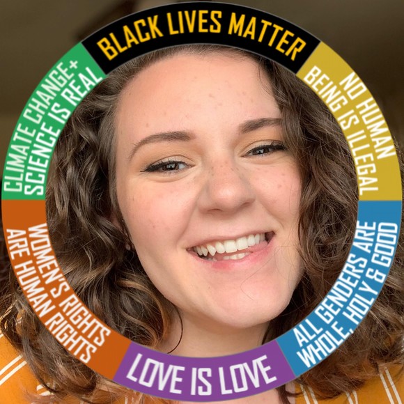 Profile Picture of Danielle Nicholson (@danipagenich) on Poshmark