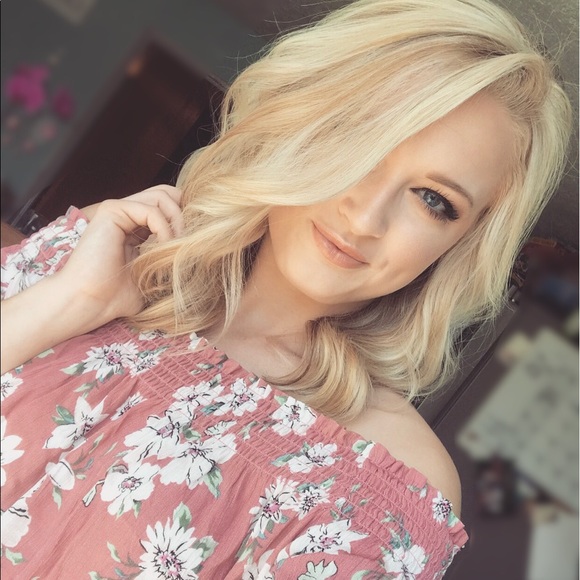 Profile Picture of Haley Ratliff (@haleydawn24) on Poshmark
