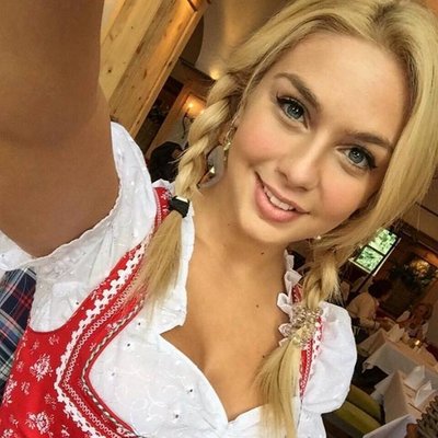 Profile Picture of Claudia Muller (@GirlCam2) on Twitter