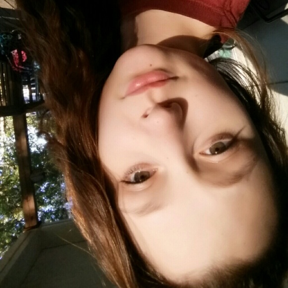 Profile Picture of Amber Witte (@amberwitte3) on Poshmark