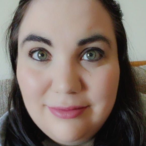 Profile Picture of Sarah Roman (@egbertroman) on Poshmark