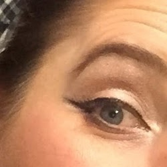 Profile Picture of Sqeeky Pelican (@pely45) on Poshmark