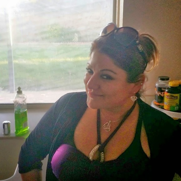 Profile Picture of Karina Horlacher (@herenkarina) on Poshmark