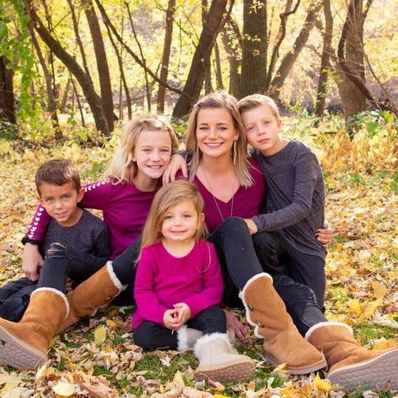 Profile Picture of Julia Sprenger (@juliamjames) on Poshmark