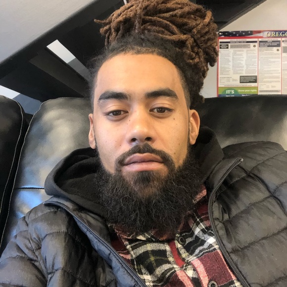 Profile Picture of Maurice Ross (@mauricetross) on Poshmark