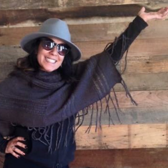 Profile Picture of Jaimelyn Kulesza (@lvmejmeln) on Poshmark