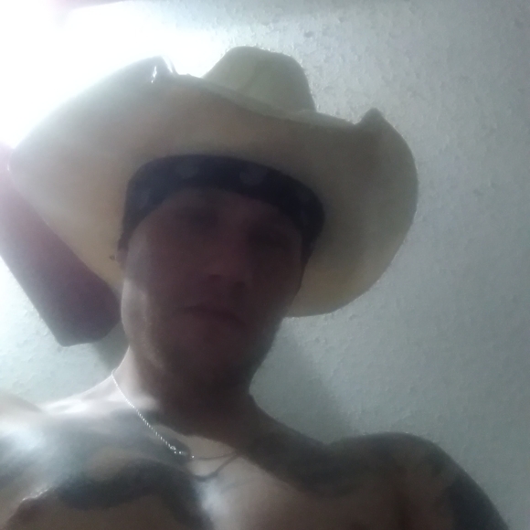 Profile Picture of Matt Abuhl (@kcirishpride13) on Poshmark