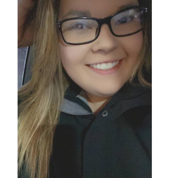 Profile Picture of Lydia Lalonde (@lydlalonde) on Poshmark