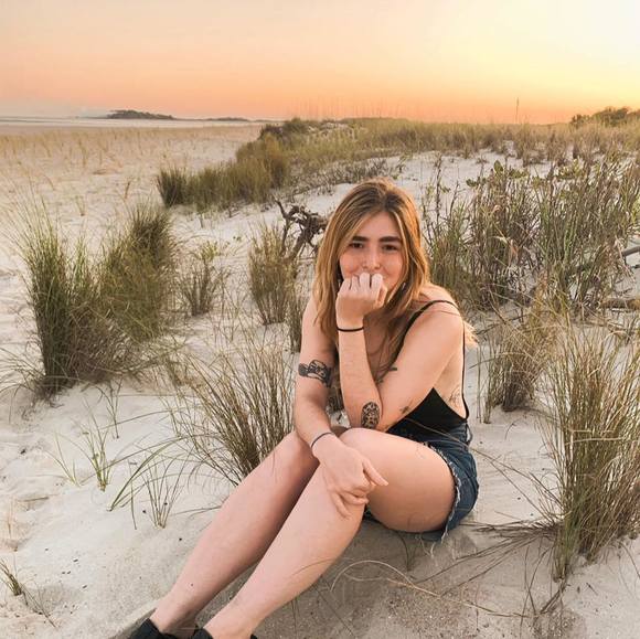 Profile Picture of Becca Bussard (@beccabussard) on Poshmark