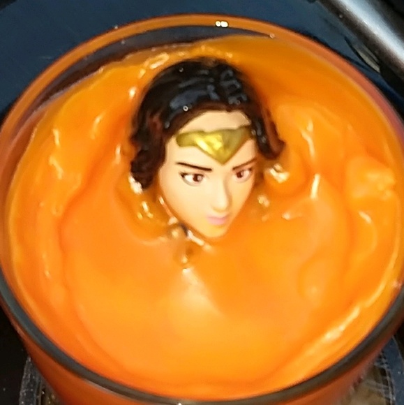 Profile Picture of Tiffani Sconiers (@tsoniers) on Poshmark