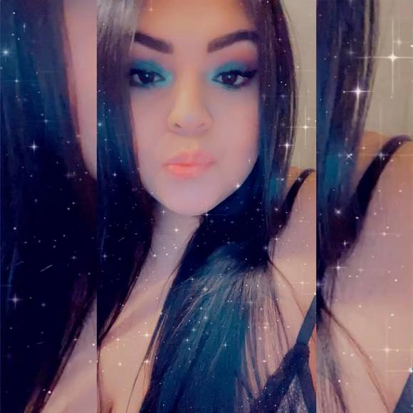 Profile Picture of Jessica Bernal (@einnavoig) on Poshmark