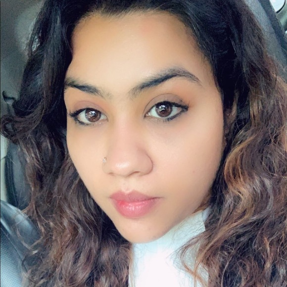 Profile Picture of Amreen Khan (@amreen2430) on Poshmark