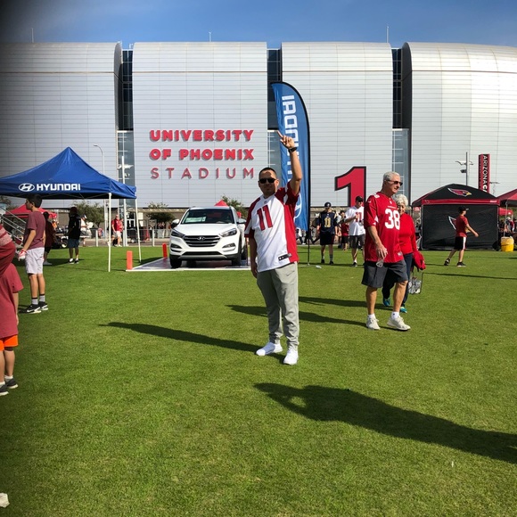 Profile Picture of Ivan Madera (@ivanmadera) on Poshmark