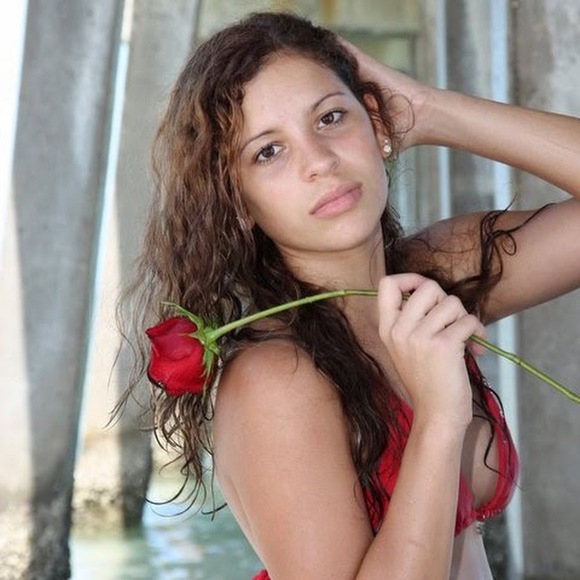 Profile Picture of Lidiana Silva (@cubanita4life12) on Poshmark