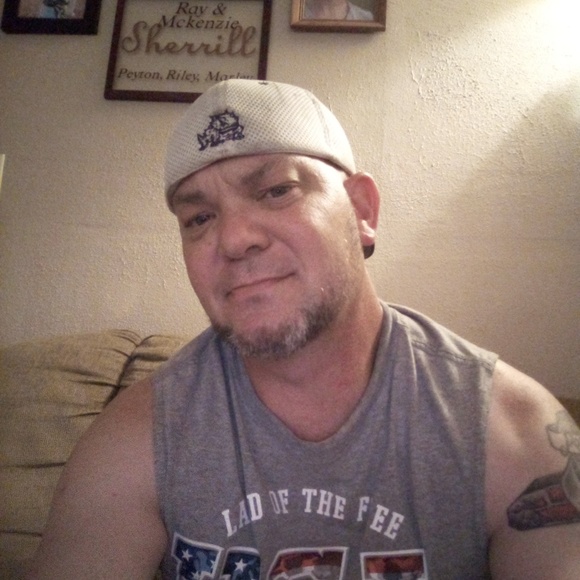 Profile Picture of David Sherrill (@davidray5516) on Poshmark