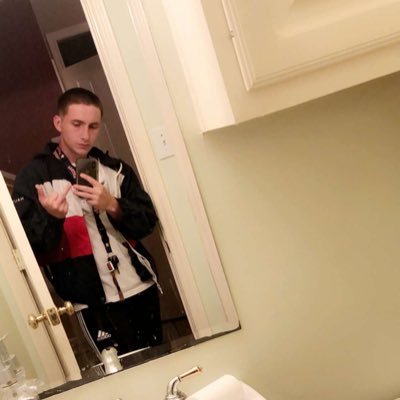 Profile Picture of Mr. Hands (@@_EricEbarb_) on Twitter