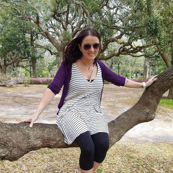 Profile Picture of Stacie Poole (@stacie_poole) on Poshmark