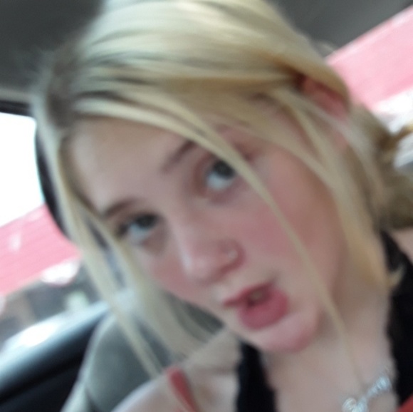 Profile Picture of Sydney Pritts (@sydneymj2007) on Poshmark