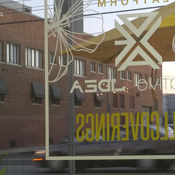 Profile Picture of Alice Lee (@alicelee0422) on Poshmark