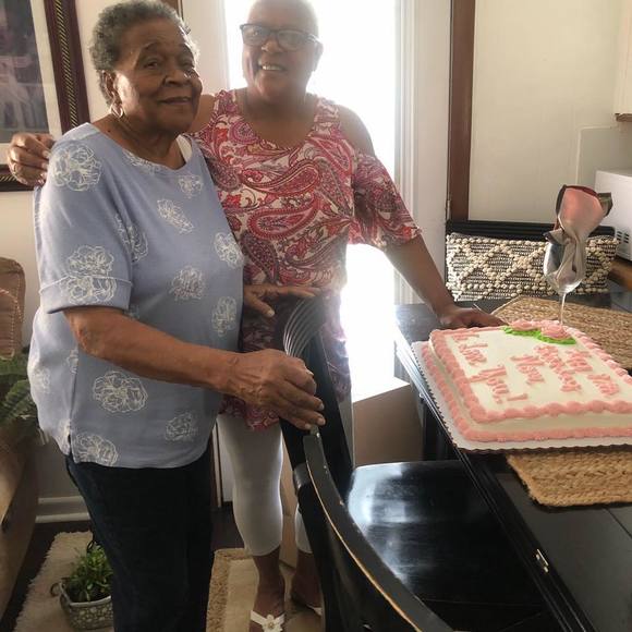 Profile Picture of Paula Stinson (@paulastinson) on Poshmark