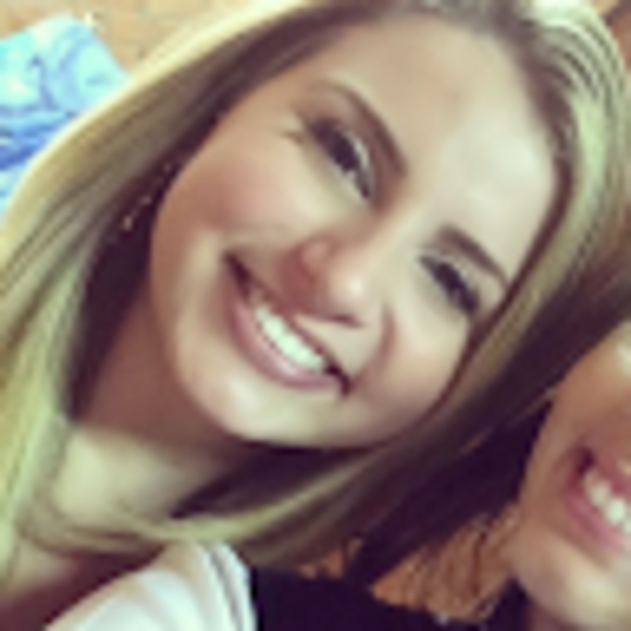 Profile Picture of Hannah Droguett (@hannah_droguett) on Poshmark